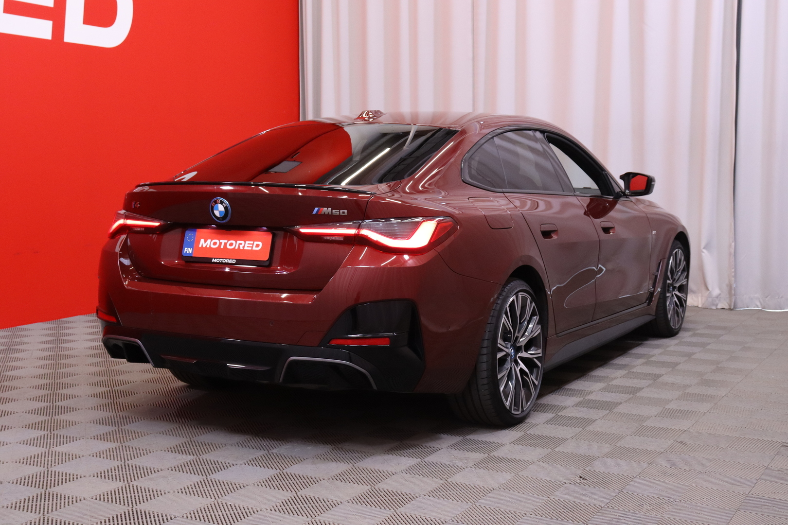 BMW - i4 M50 - Super Charged M Sport Pro / Laser / Kattoluukku / HUD / 360° / ACC / Harman&Kardon / Koukku / Adaptive M-alusta - Sedan
