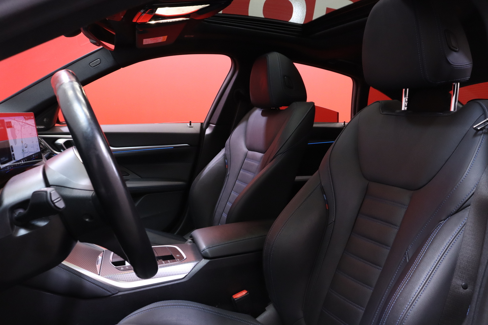 BMW - i4 M50 - Super Charged M Sport Pro / Laser / Kattoluukku / HUD / 360° / ACC / Harman&Kardon / Koukku / Adaptive M-alusta - Sedan