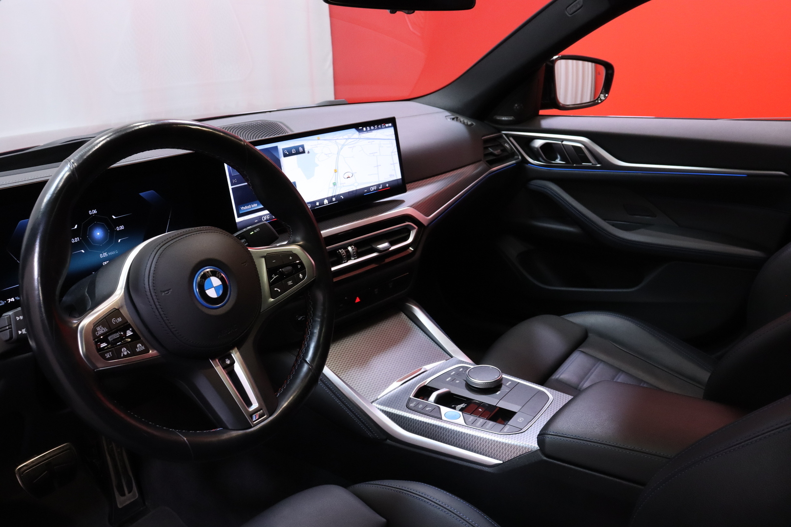 BMW - i4 M50 - Super Charged M Sport Pro / Laser / Kattoluukku / HUD / 360° / ACC / Harman&Kardon / Koukku / Adaptive M-alusta - Sedan