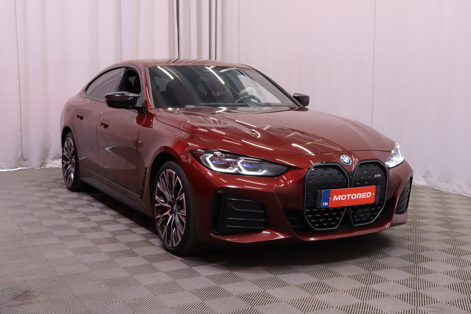 BMW - i4 M50 - Super Charged M Sport Pro / Laser / Kattoluukku / HUD / 360° / ACC / Harman&Kardon / Koukku / Adaptive M-alusta - Sedan