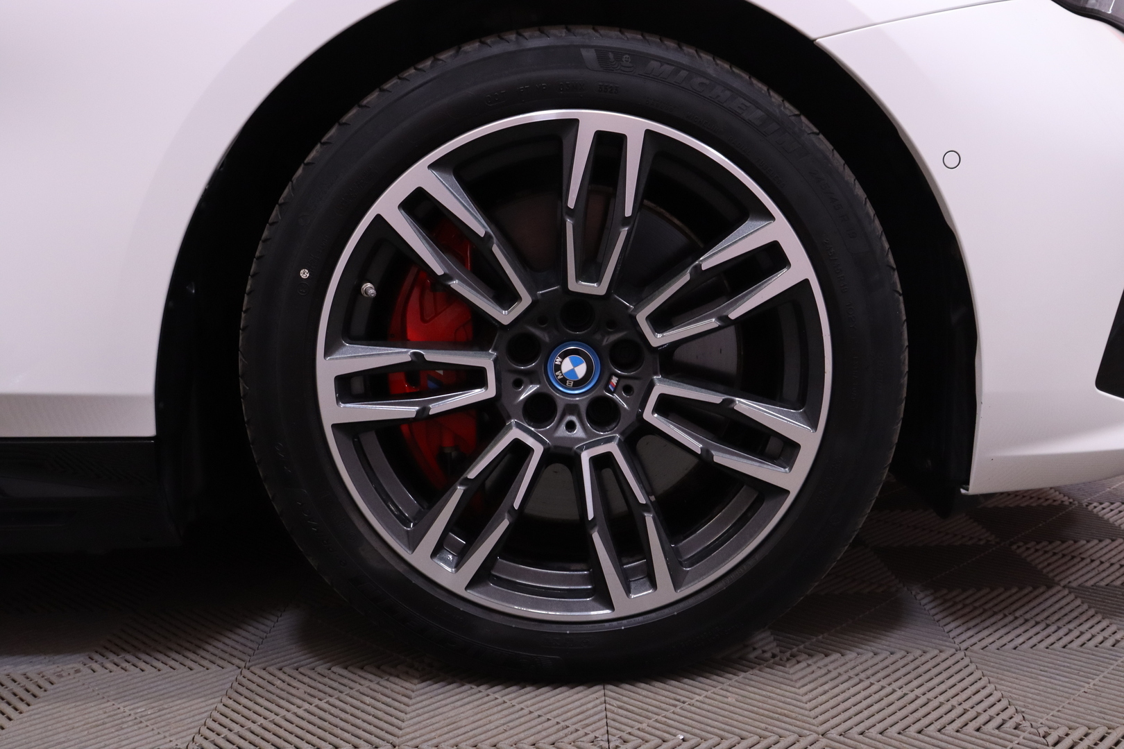 BMW - i5 - G60 eDrive40 M Sport Pro - Sedan