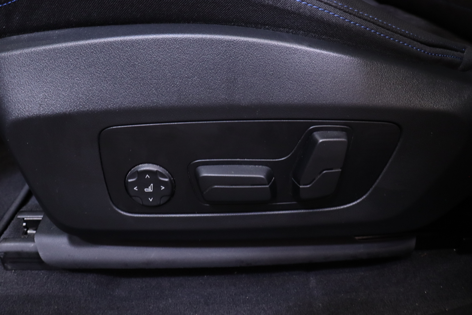 BMW - iX1 - U11 30 xDrive Fully Charged M Sport - Maastoauto