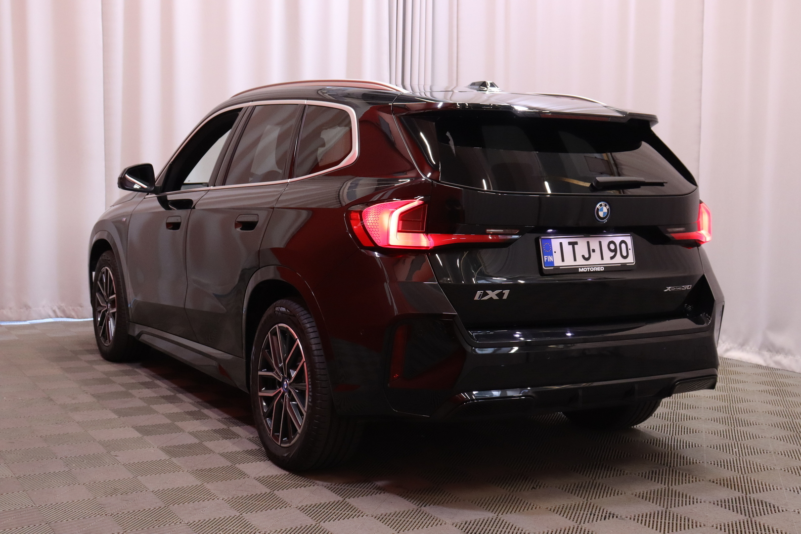 BMW - iX1 - U11 30 xDrive Fully Charged M Sport - Maastoauto