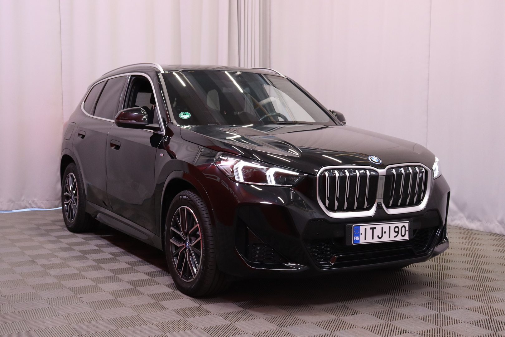 BMW - iX1 - U11 30 xDrive Fully Charged M Sport - Maastoauto