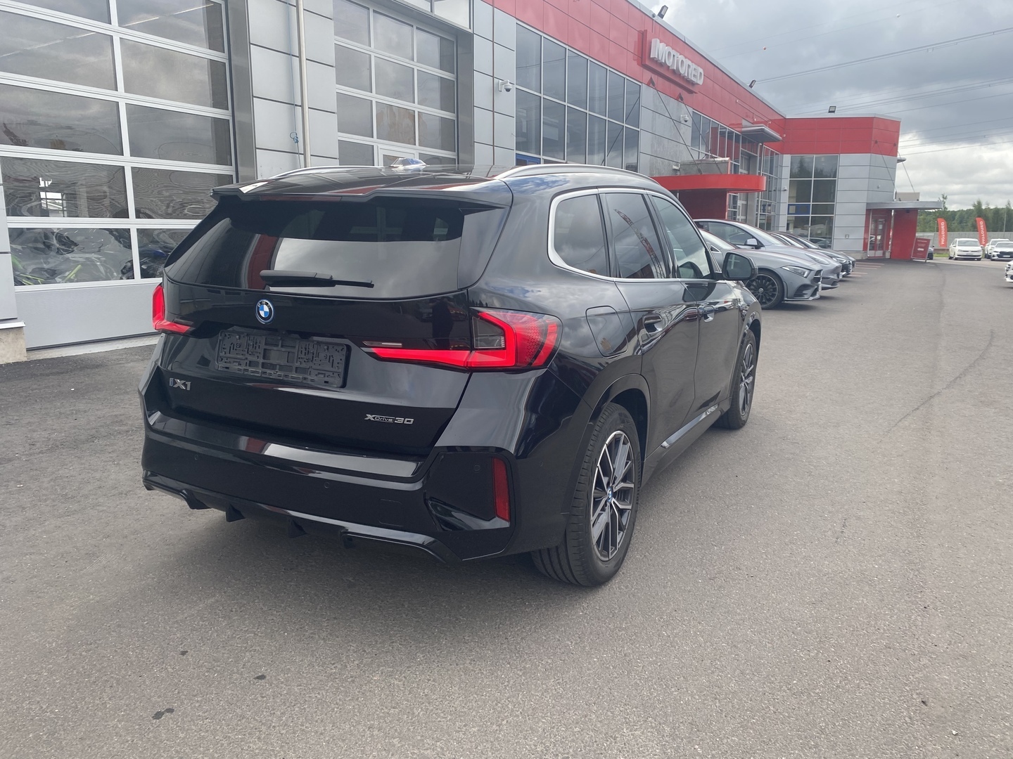 BMW - iX1 - U11 30 xDrive Fully Charged M Sport - Maastoauto