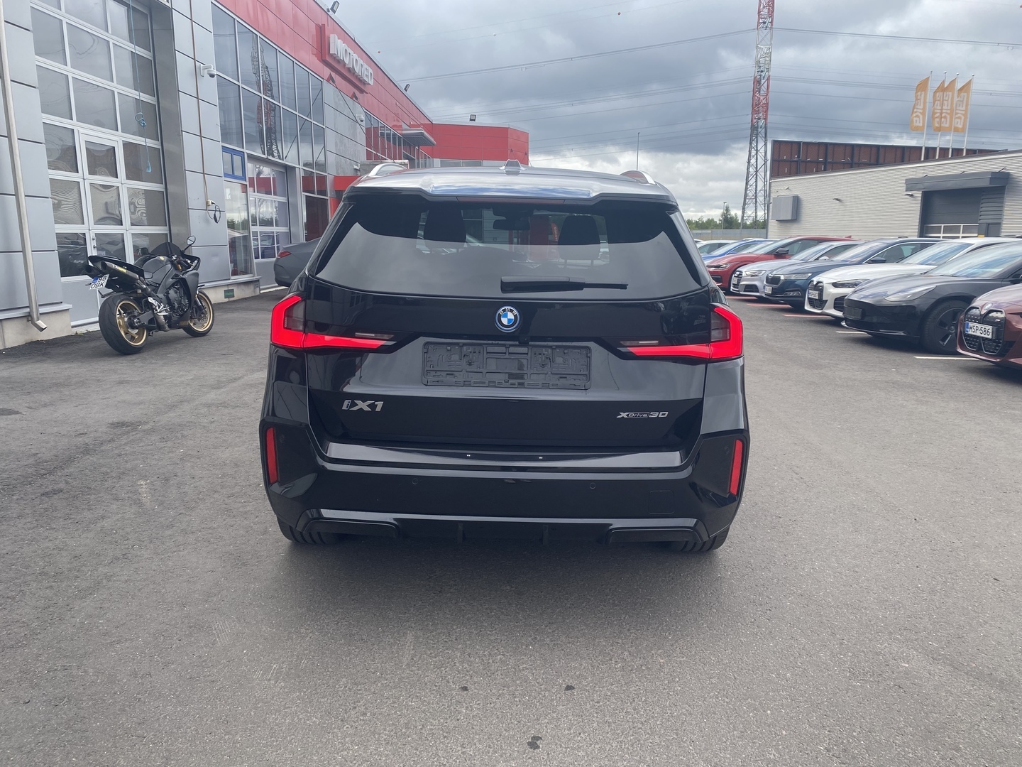 BMW - iX1 - U11 30 xDrive Fully Charged M Sport - Maastoauto
