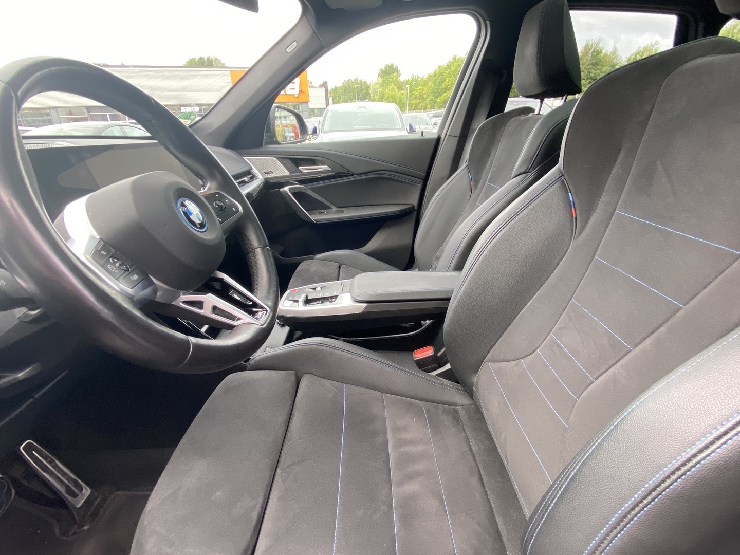 BMW - iX1 - U11 30 xDrive Fully Charged M Sport - Maastoauto