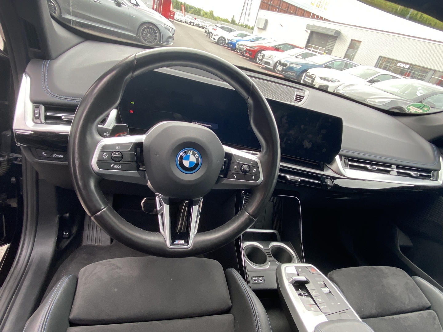 BMW - iX1 - U11 30 xDrive Fully Charged M Sport - Maastoauto