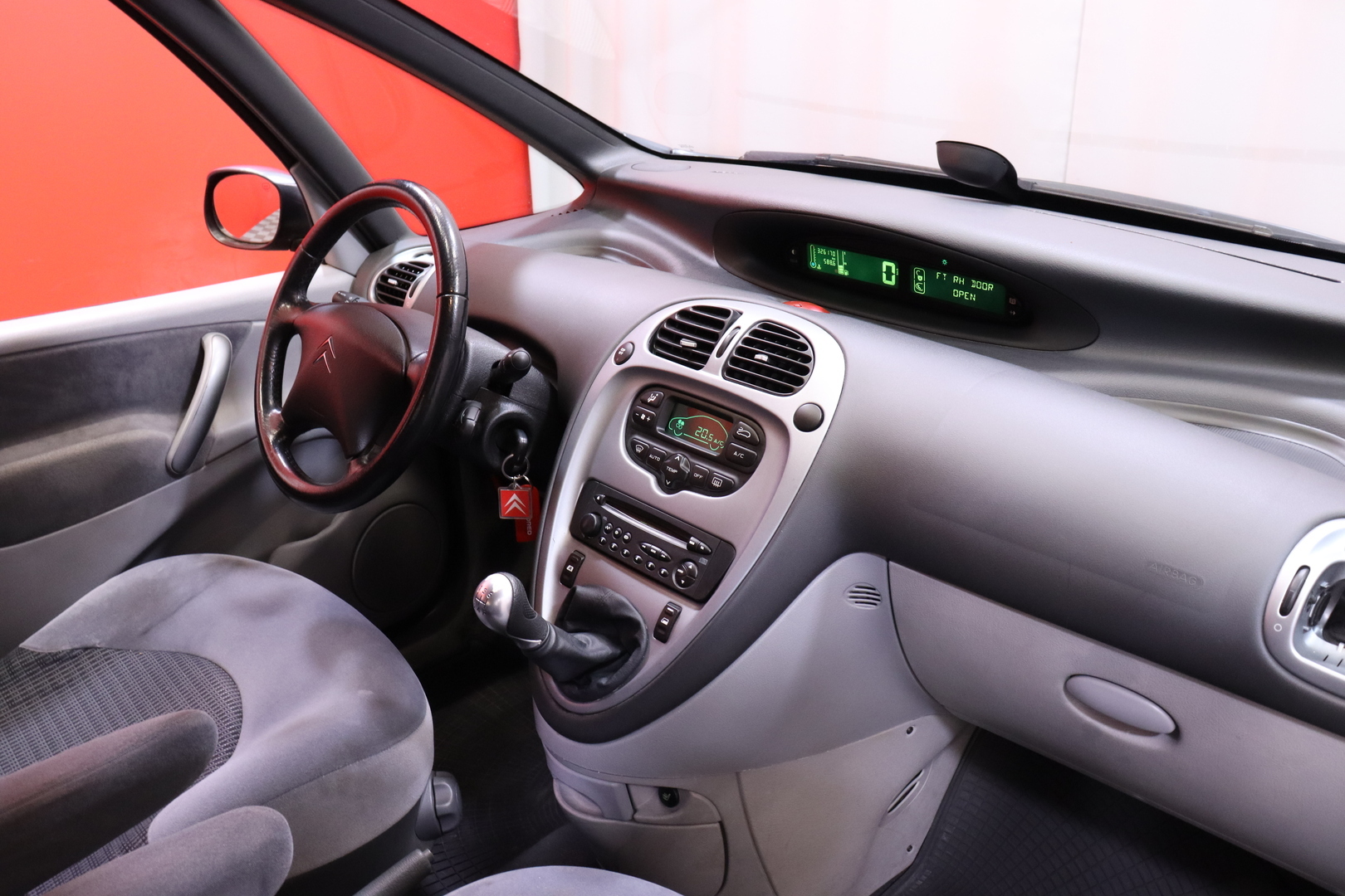 Citroen - Xsara Picasso - HDi 110 Vision Plus / MYYDÄÄN HUUTOKAUPAT.COM - Tila-auto