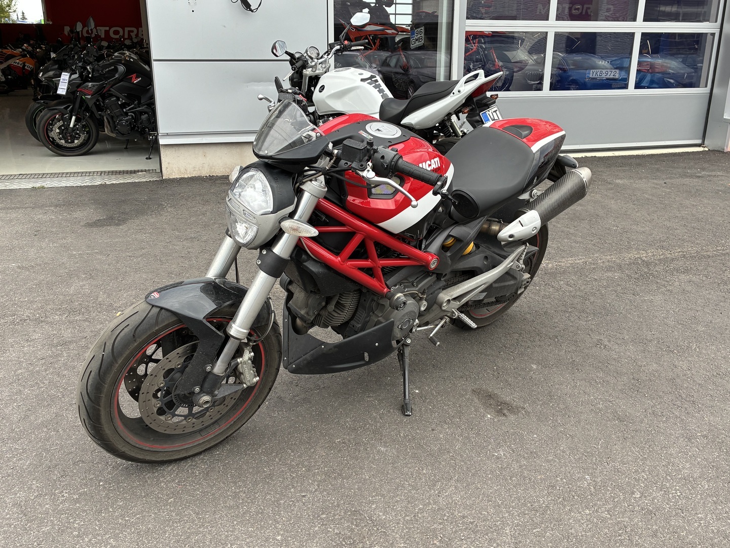 Ducati - MONSTER - 696 ABS // Juuri saapunut! / Suomi-pyörä / Sliparit / Huoltokirja // - Moottoripyörä