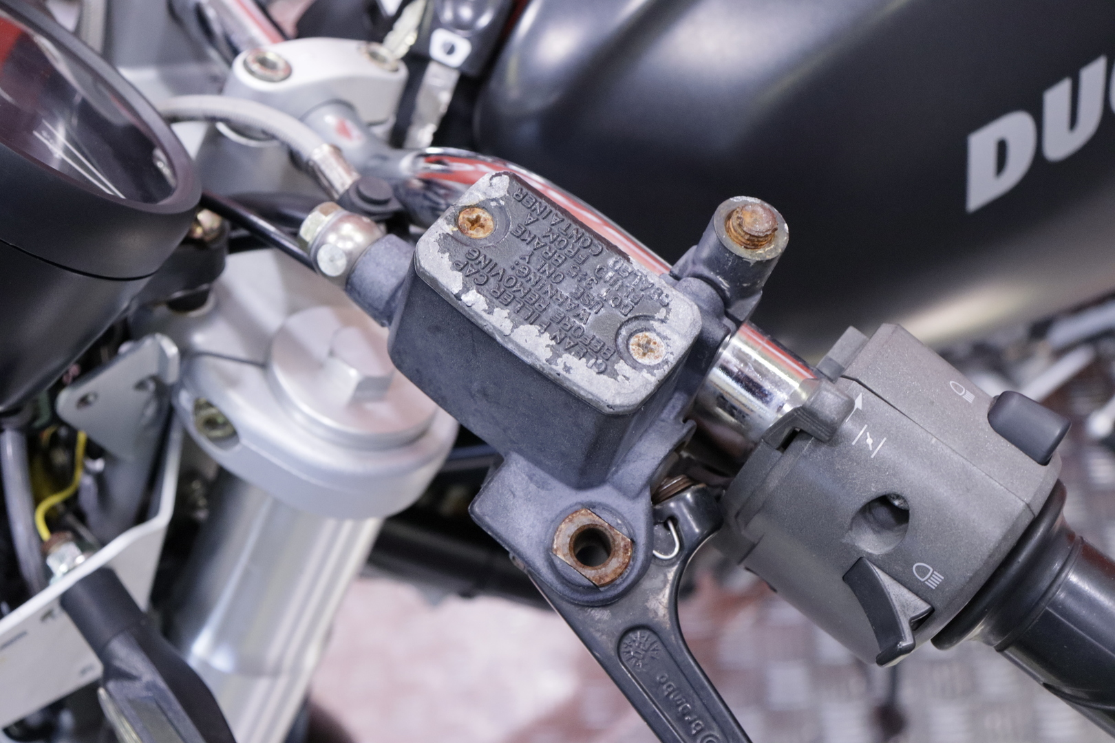 Ducati - MONSTER - 600 // Myydään osoitteessa Huutokaupat.com // - Moottoripyörä