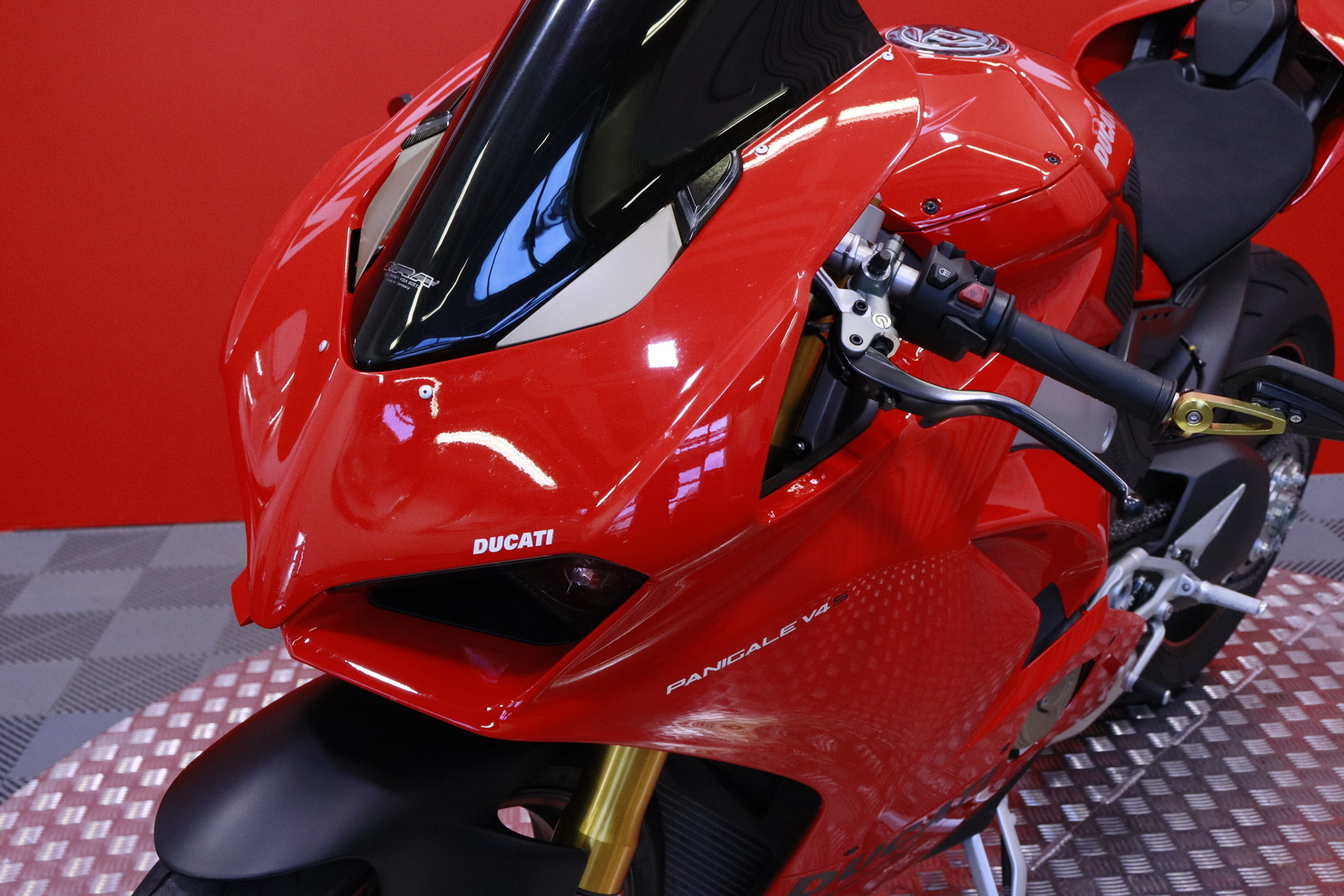 Ducati - PANIGALE V4 - V4S // Huoltokirja / DQS / Öhlins / Ajomodet / Mukautettavat säädöt YMS! // - Moottoripyörä