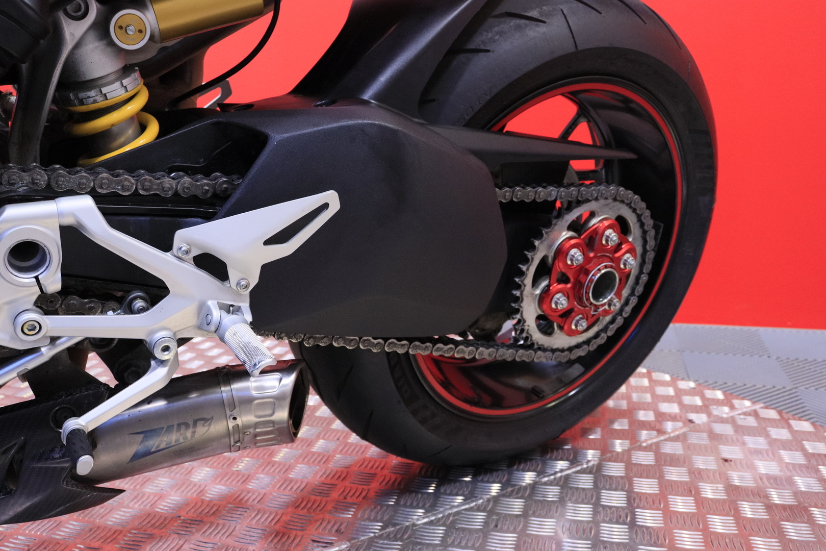 Ducati - STREETFIGHTER - V4 // Zard sliparit / Huoltokirja / Suomi-pyörä / Juuri huollettu! // - Moottoripyörä