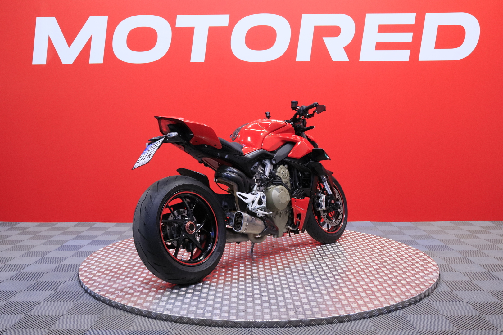 Ducati - STREETFIGHTER - V4 // Zard sliparit / Huoltokirja / Suomi-pyörä / Juuri huollettu! // - Moottoripyörä