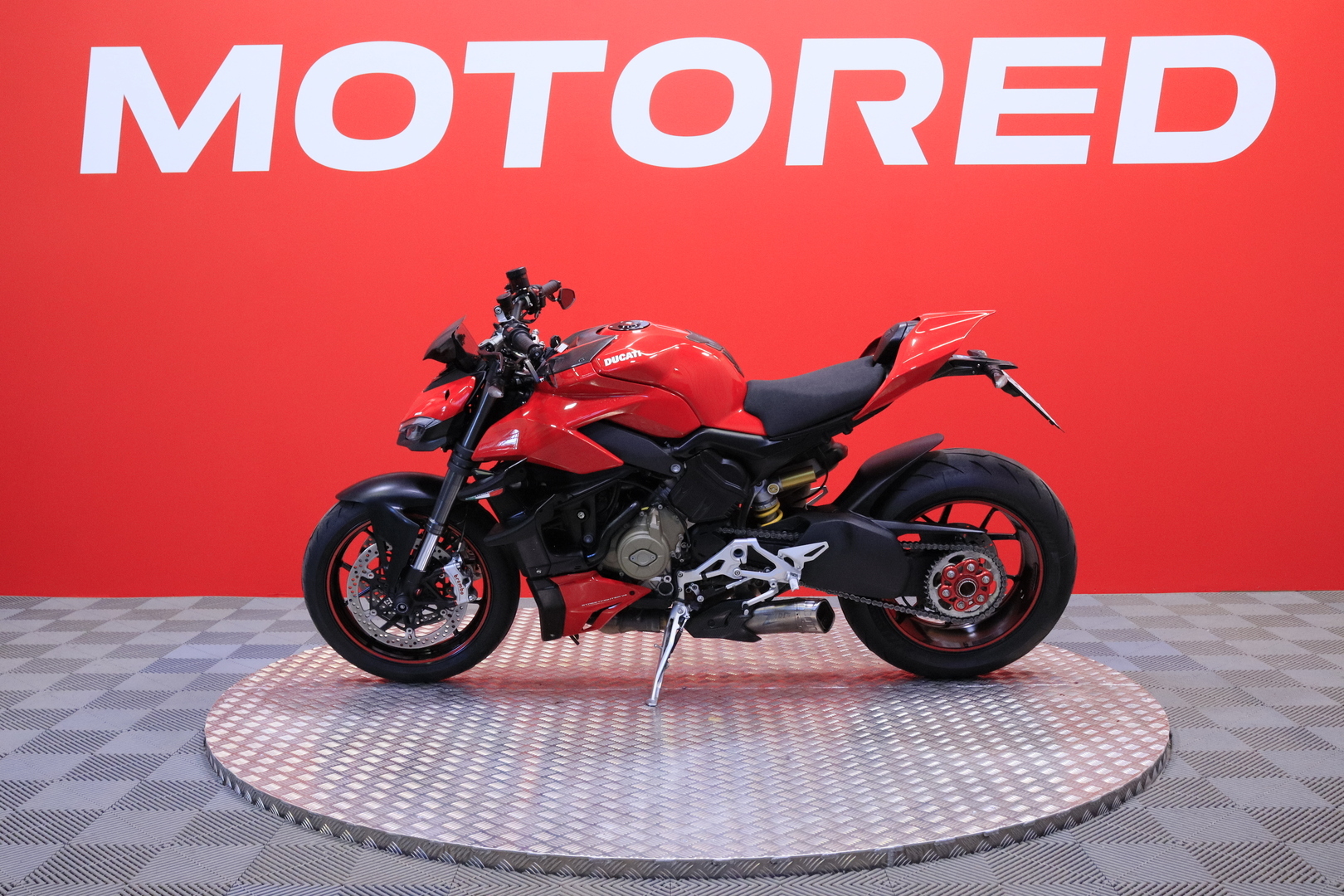 Ducati - STREETFIGHTER - V4 // Zard sliparit / Huoltokirja / Suomi-pyörä / Juuri huollettu! // - Moottoripyörä
