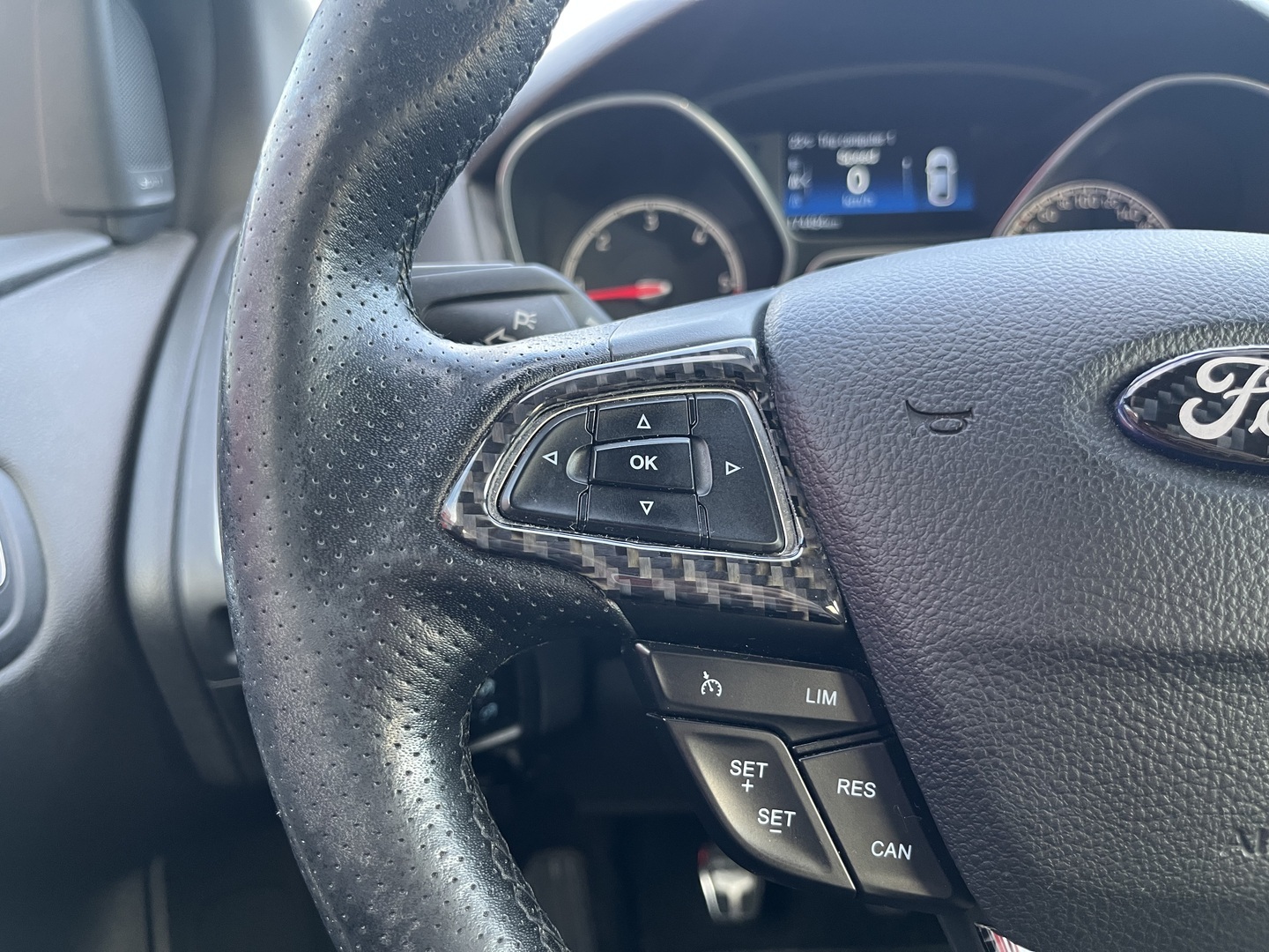 Ford - Focus - ST 2.0 TDCi 185 hv - Viistoperä