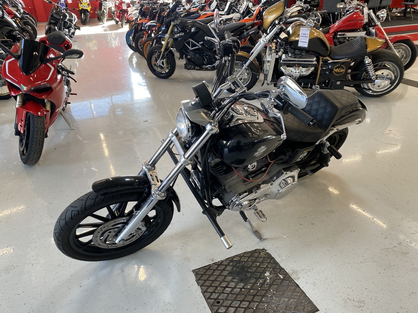Harley-Davidson - DYNA - FXDI Dyna Super Glide // Juuri saapunut / Todella tyylikäs! // - Moottoripyörä