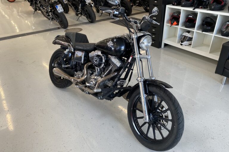 Harley-Davidson - DYNA - FXDI Dyna Super Glide // Juuri saapunut / Todella tyylikäs! // - Moottoripyörä