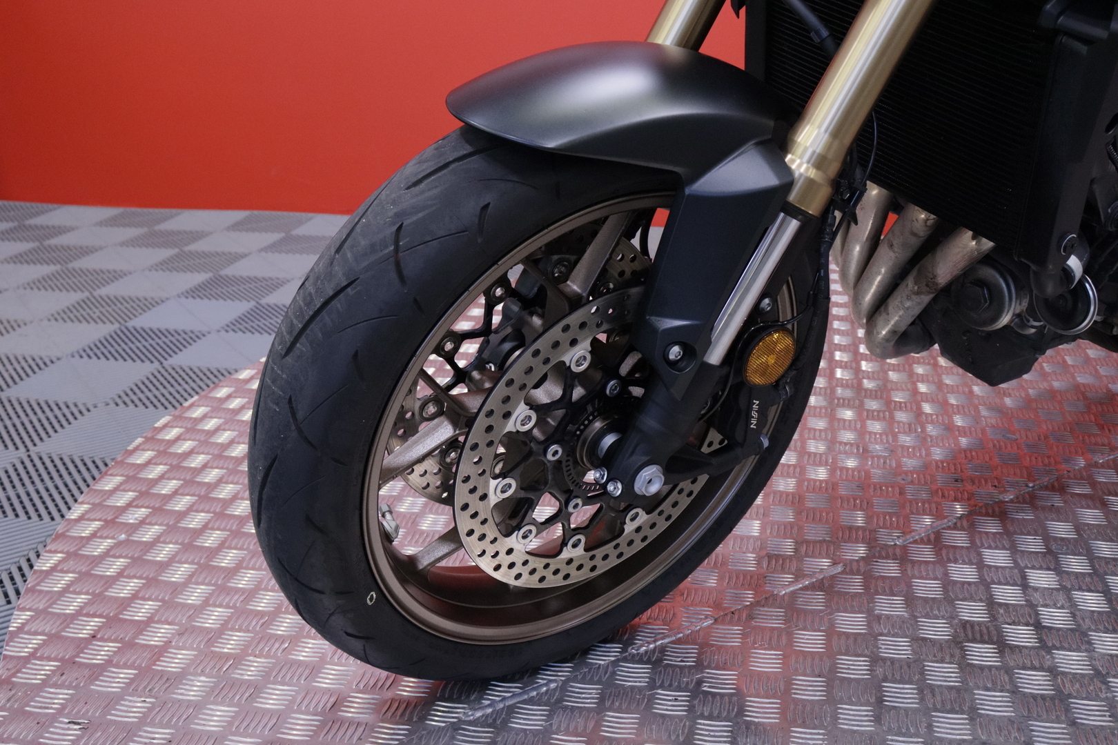 Honda - CB - 650 R // Juuri saapunut! / Suomi-pyörä / Huoltokirja / E-Clutch / Shifter // - Moottoripyörä