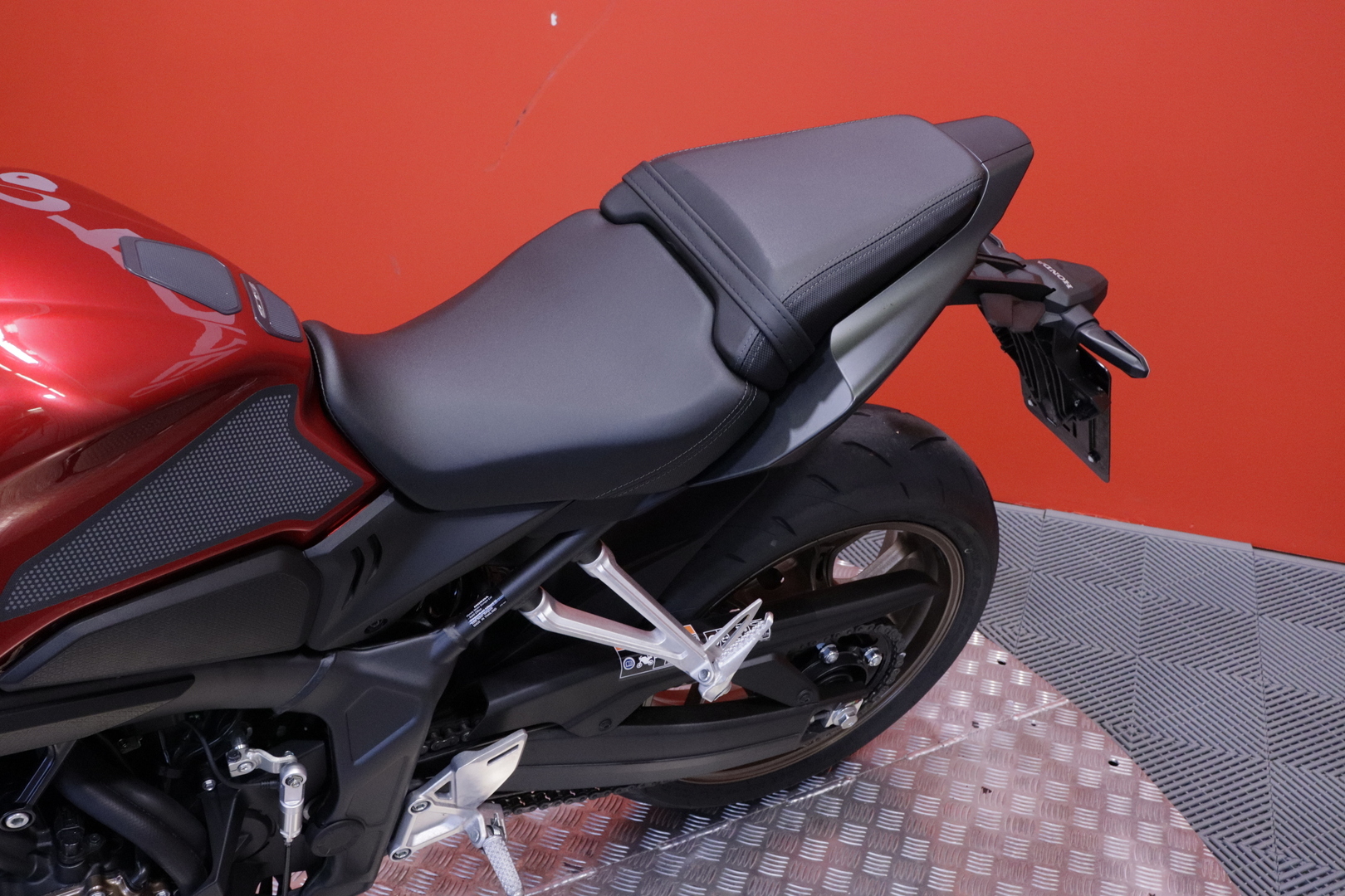 Honda - CB - 650 R // Juuri saapunut! / Suomi-pyörä / Huoltokirja / E-Clutch / Shifter // - Moottoripyörä
