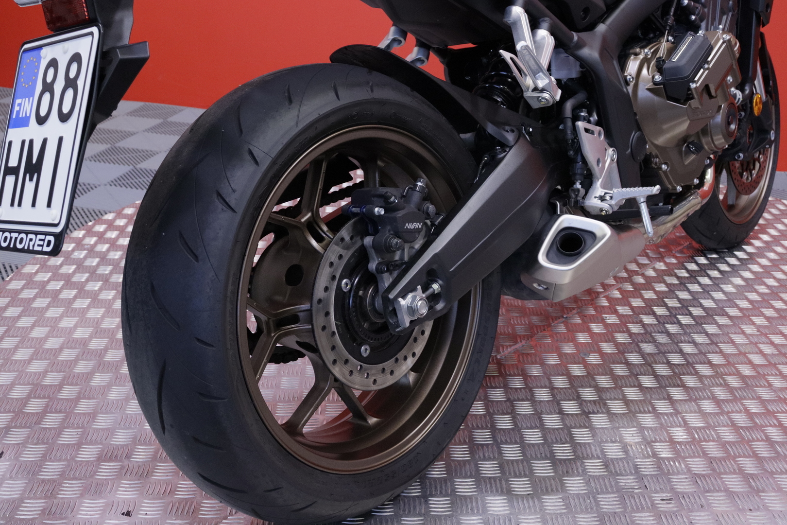 Honda - CB - 650 R // Juuri saapunut! / Suomi-pyörä / Huoltokirja / E-Clutch / Shifter // - Moottoripyörä