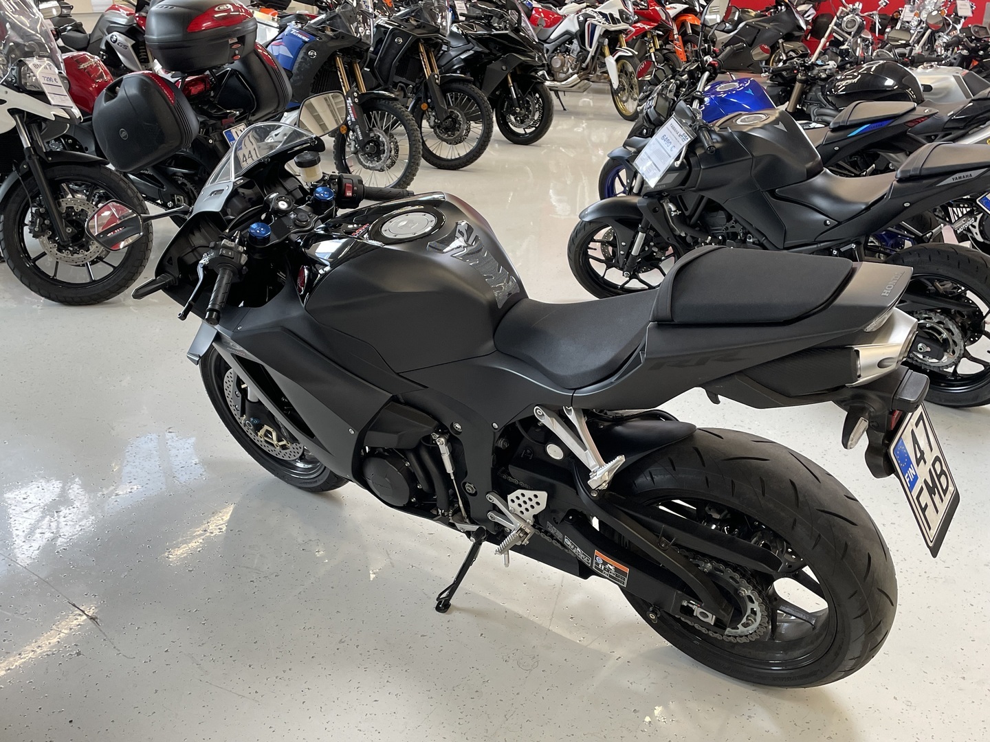 Honda - CBR - 600 RR // Juuri saapunut / Shifter / DCT // - Moottoripyörä