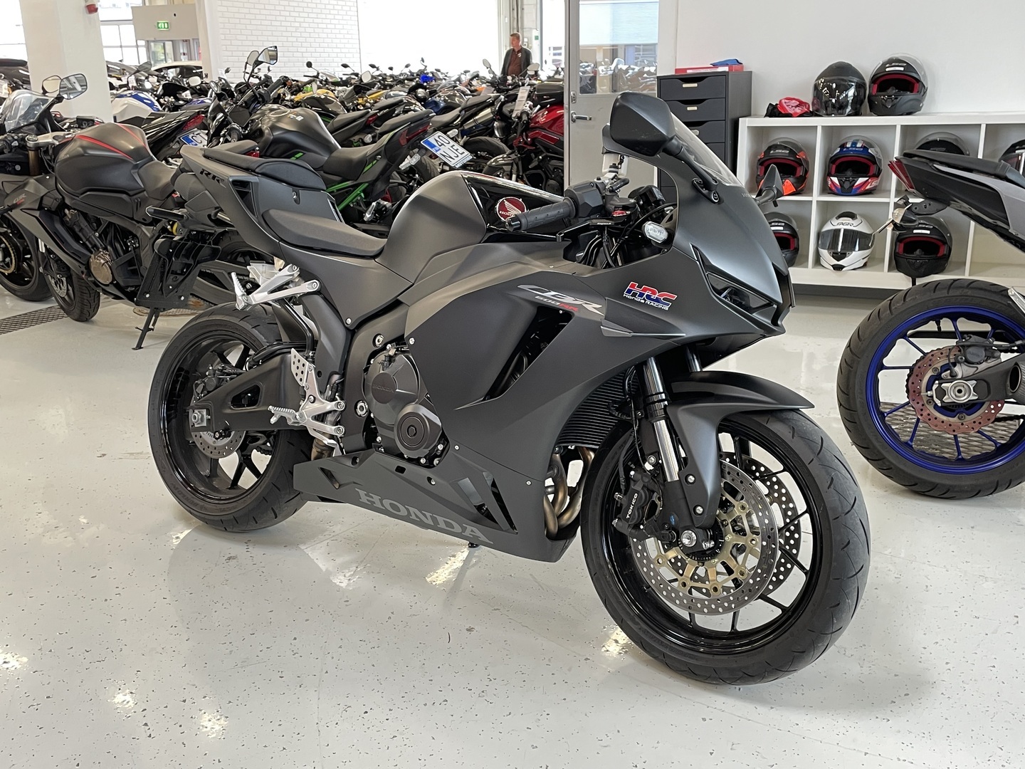 Honda - CBR - 600 RR // Juuri saapunut / Shifter / DCT // - Moottoripyörä