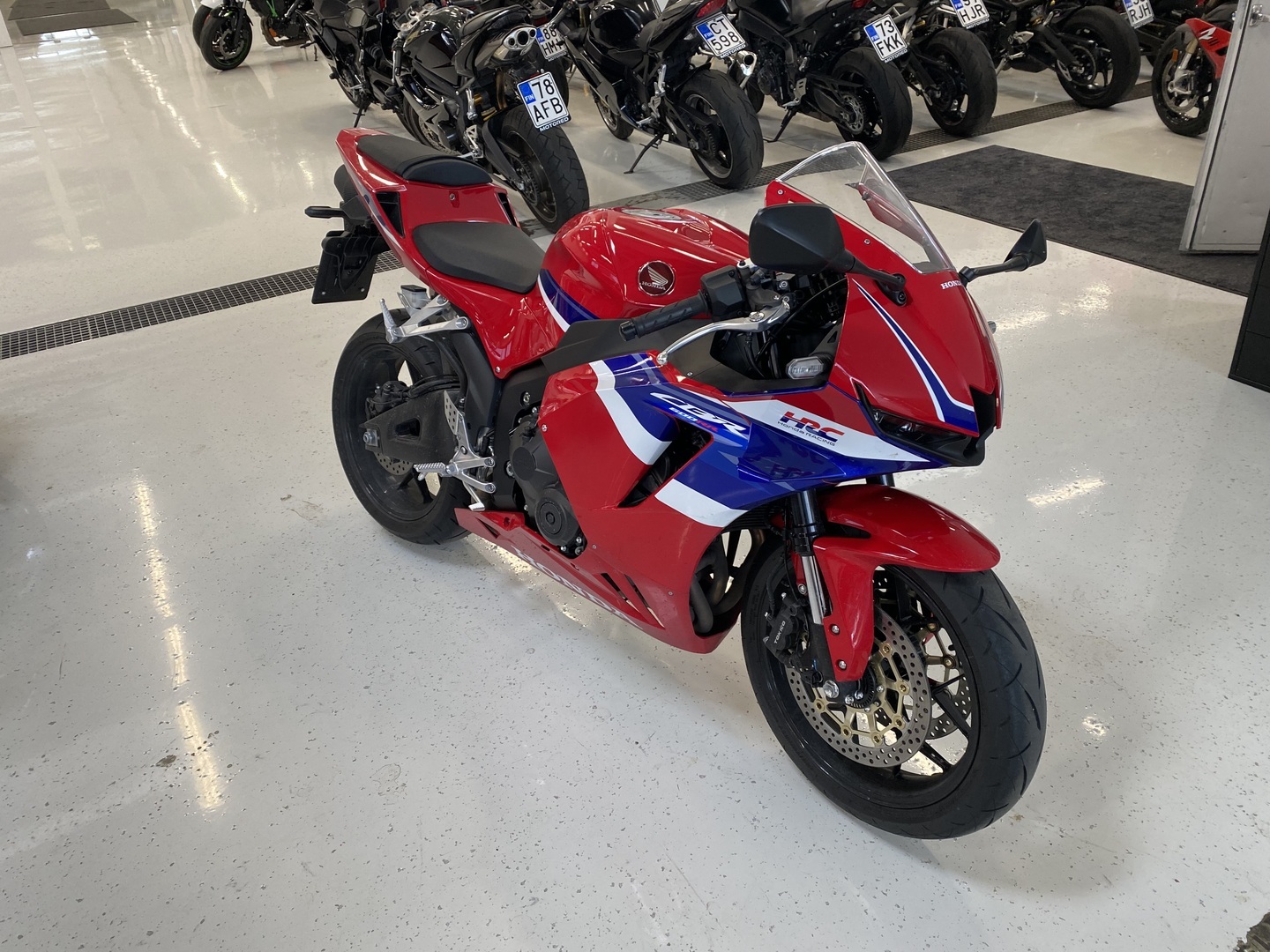 Honda - CBR - 600 RR // Juuri saapunut! / Suomi-pyörä / Shifter / DTC // - Moottoripyörä