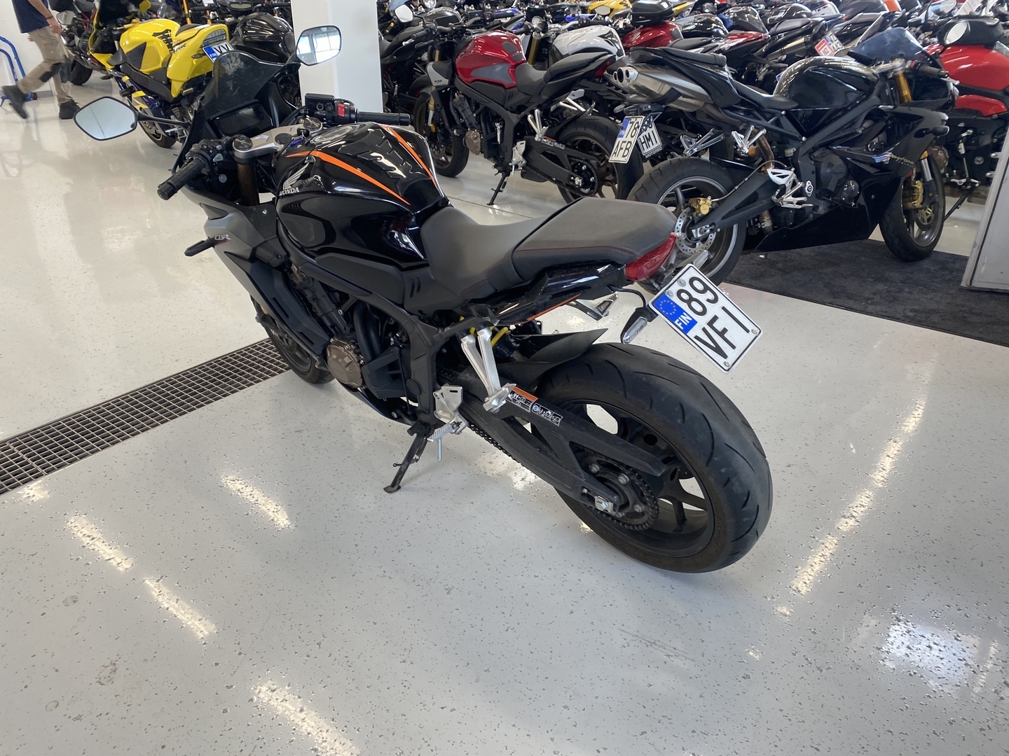 Honda - CBR - 650 R // Juuri saapunut! / Suomi-pyörä / Huoltokirja / Akrapovic / ABS // - Moottoripyörä