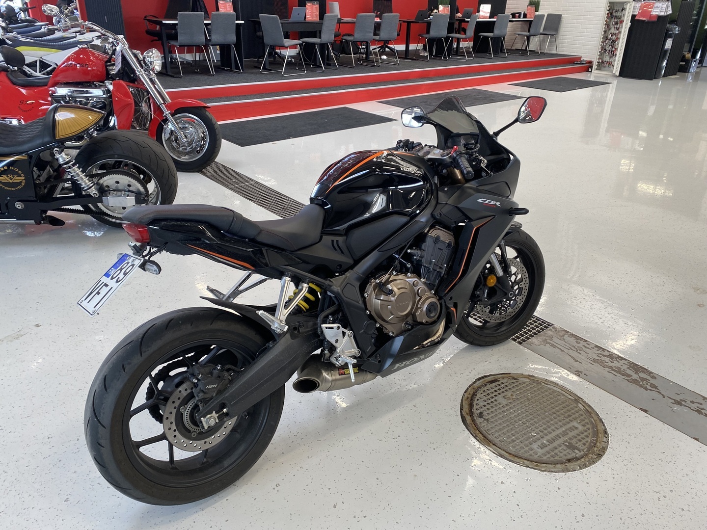 Honda - CBR - 650 R // Juuri saapunut! / Suomi-pyörä / Huoltokirja / Akrapovic / ABS // - Moottoripyörä