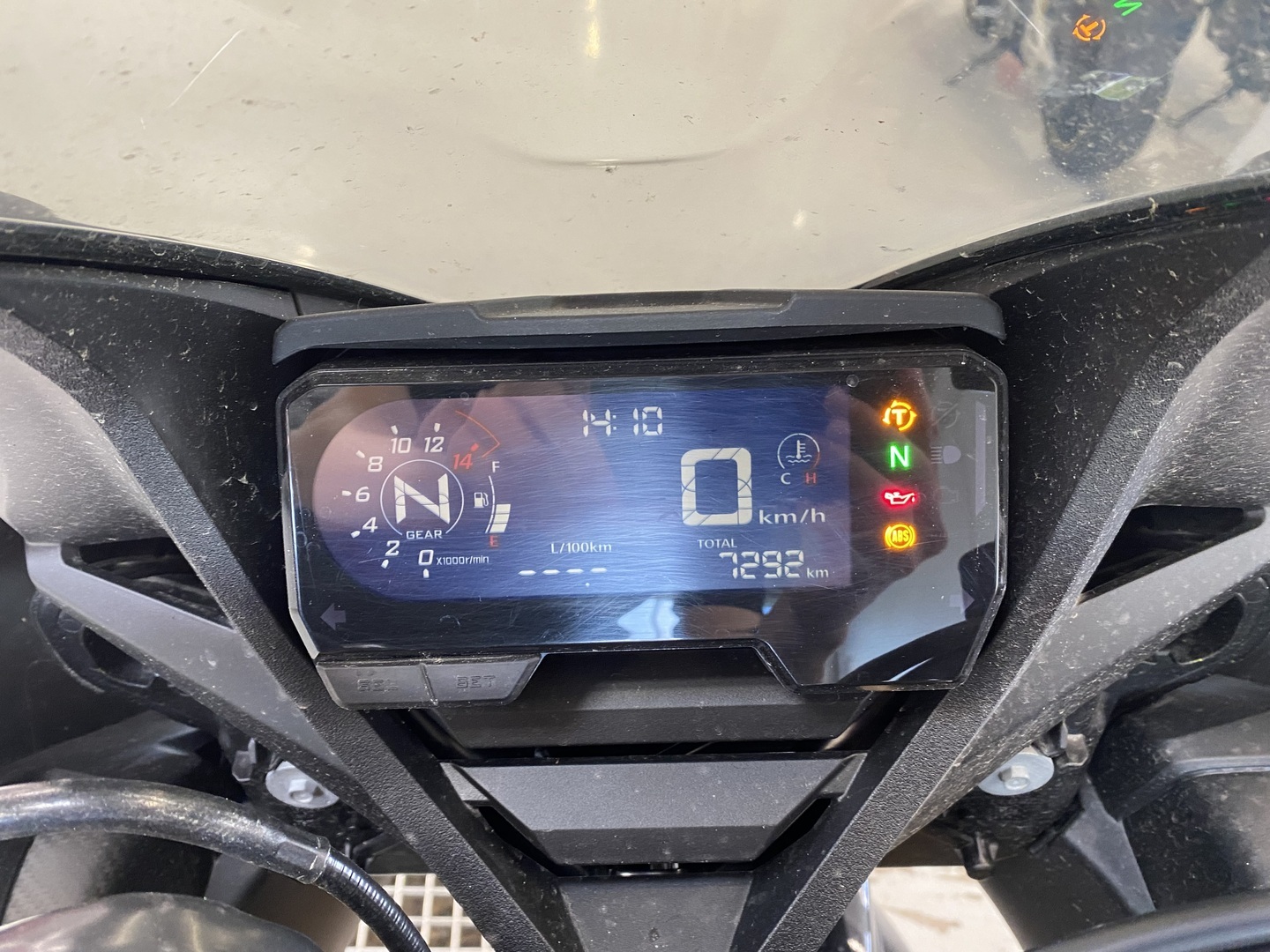 Honda - CBR - 650 R // Juuri saapunut! / Suomi-pyörä / Huoltokirja / Akrapovic / ABS // - Moottoripyörä