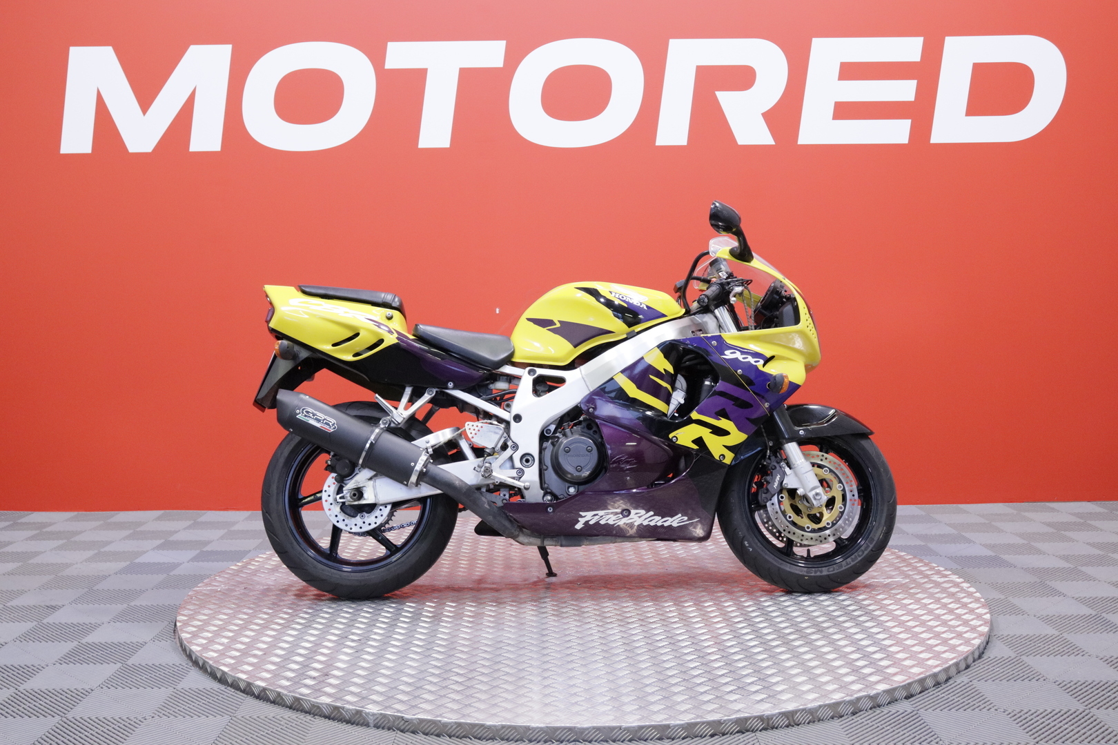 Honda - CBR - 900 RR Fireblade // Myydään osoitteessa huutokaupat.com // - Moottoripyörä