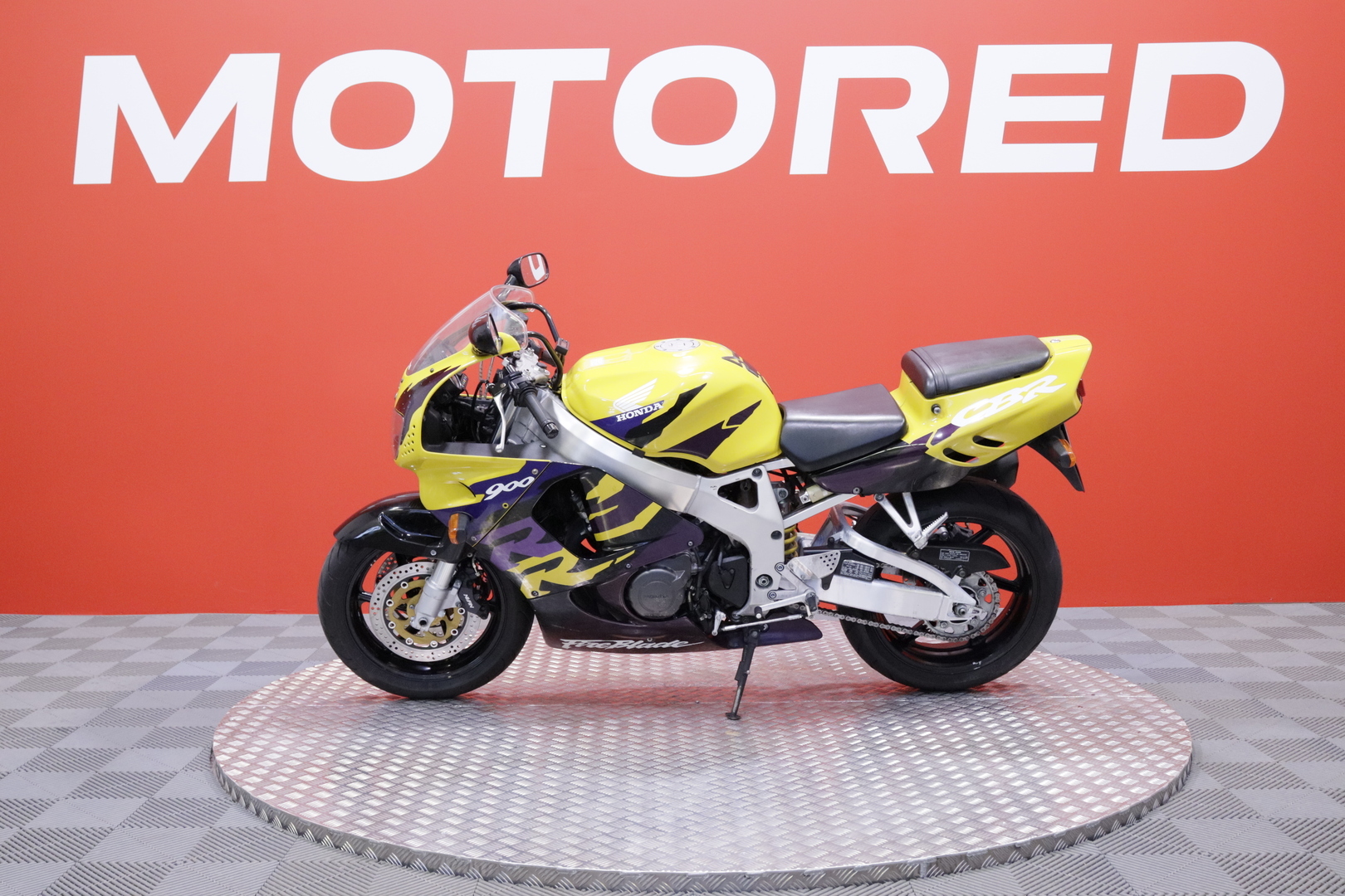 Honda - CBR - 900 RR Fireblade // Myydään osoitteessa huutokaupat.com // - Moottoripyörä
