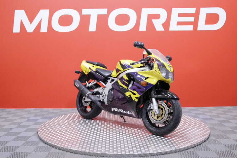 Honda - CBR - 900 RR Fireblade // Myydään osoitteessa huutokaupat.com // - Moottoripyörä