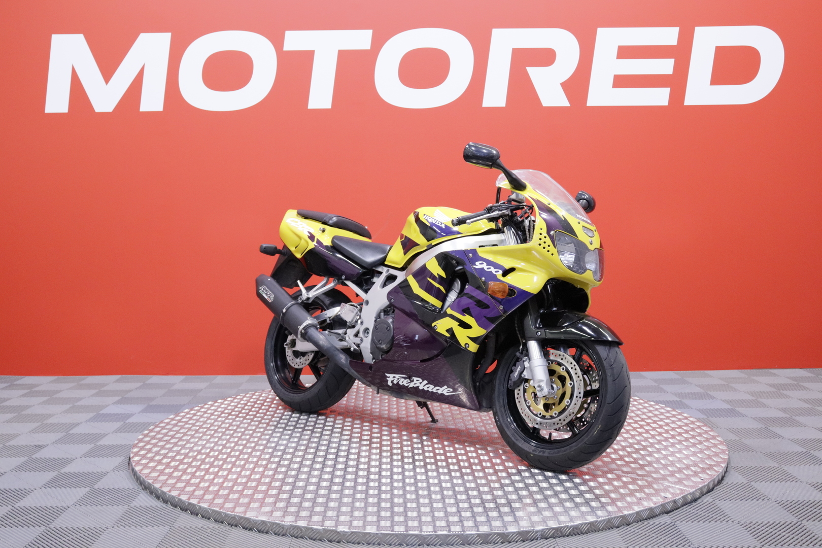 Honda - CBR - 900 RR Fireblade // Myydään osoitteessa huutokaupat.com // - Moottoripyörä