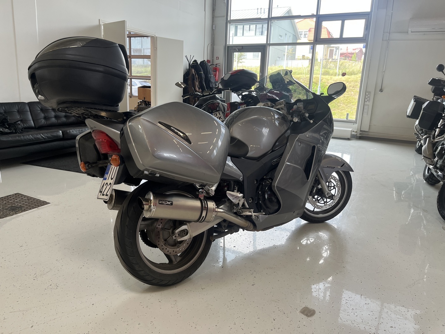 Honda - CBR - 1100 XX Super Blackbird // Juuri Saapunut! / 2.Omisteinen Suomi-Pyörä / Huoltokirja / 3x laukut / Putkisto // - Moottoripyörä