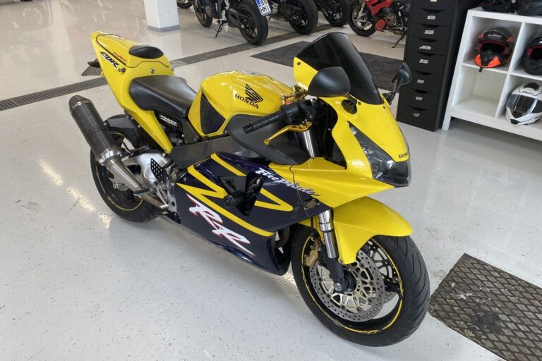 Honda - CBR - 900 RR // Juuri saapunut! // - Moottoripyörä