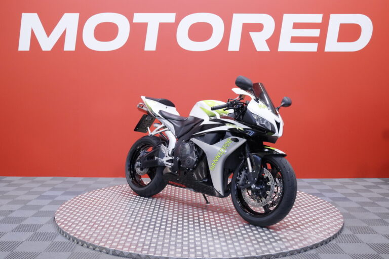 Honda - CBR - 600 RR // Juuri saapunut! / Suomipyörä / Dominator / 25kw // - Moottoripyörä