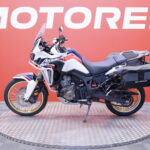 Honda - CRF - 1000L Africa Twin // Akrapovic / Suomi-pyörä / Sivulaukut // - Moottoripyörä