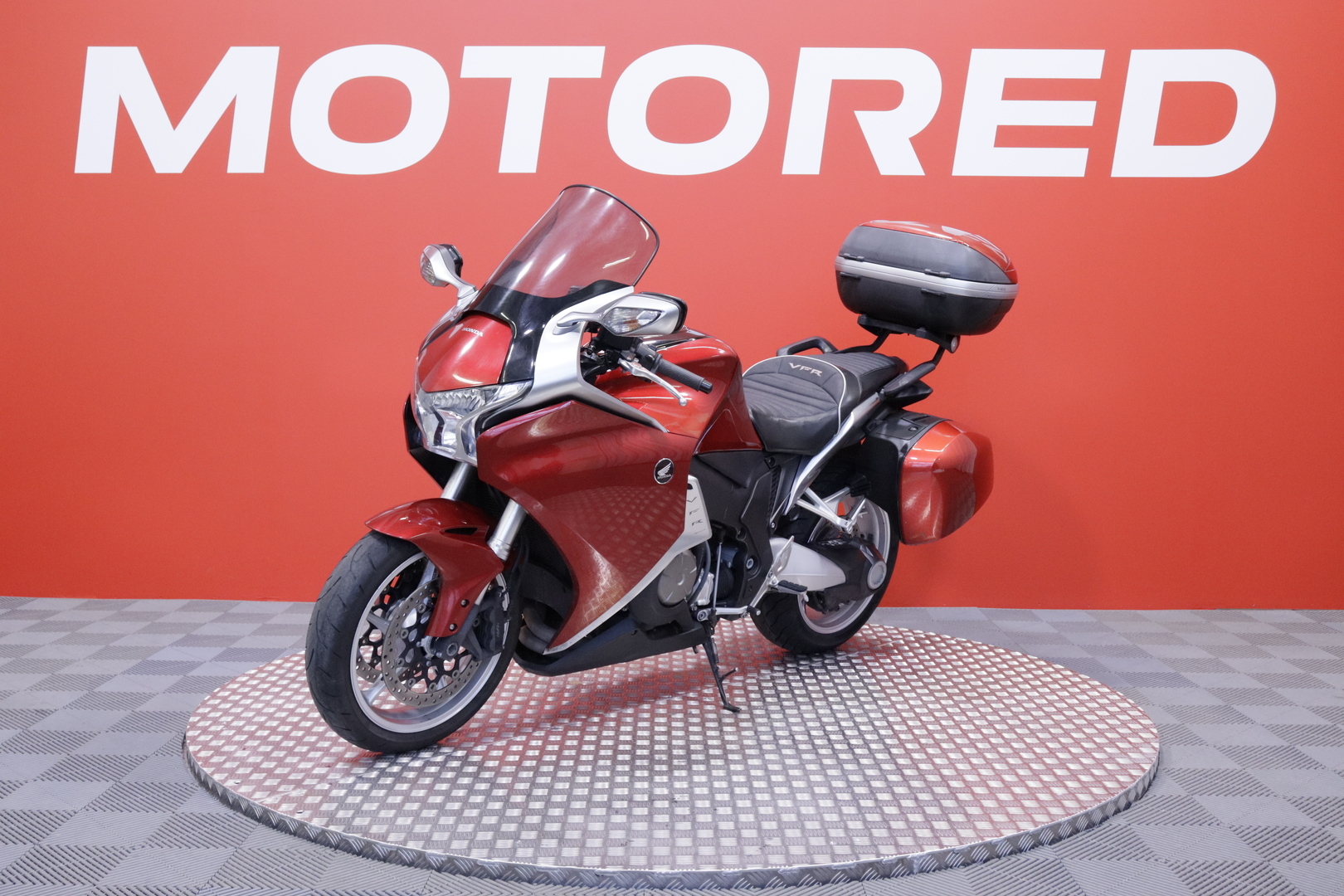 Honda - VFR - 1200 F // Suomi-pyörä / Akrapovic / Huoltokirja // - Moottoripyörä