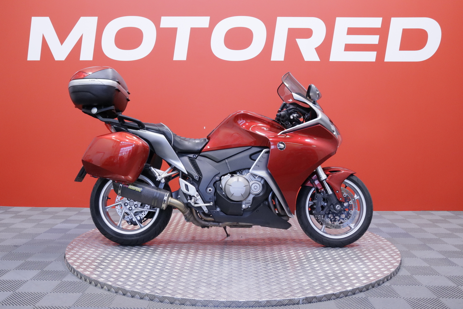 Honda - VFR - 1200 F // Suomi-pyörä / Akrapovic / Huoltokirja // - Moottoripyörä
