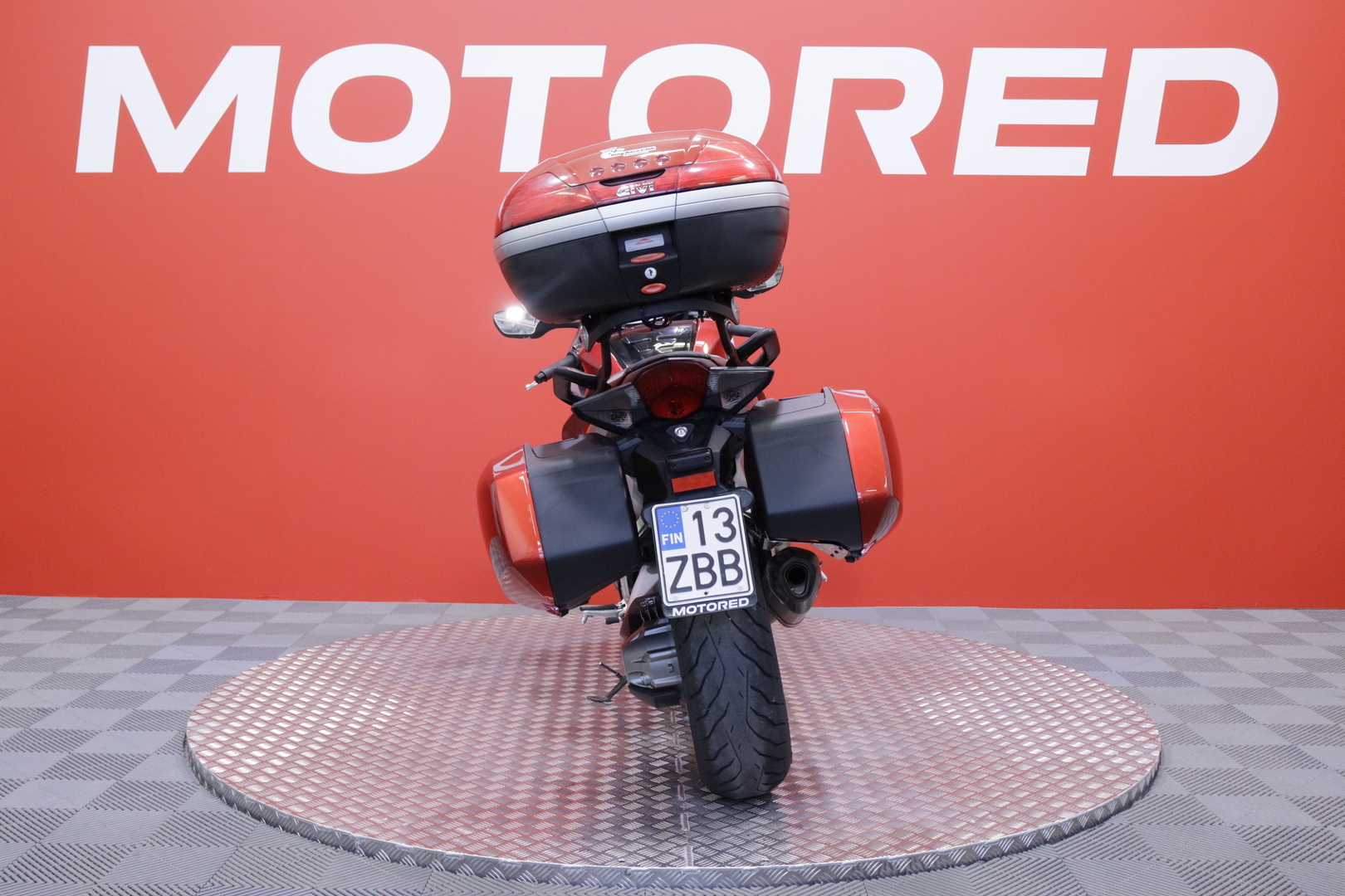 Honda - VFR - 1200 F // Suomi-pyörä / Akrapovic / Huoltokirja // - Moottoripyörä