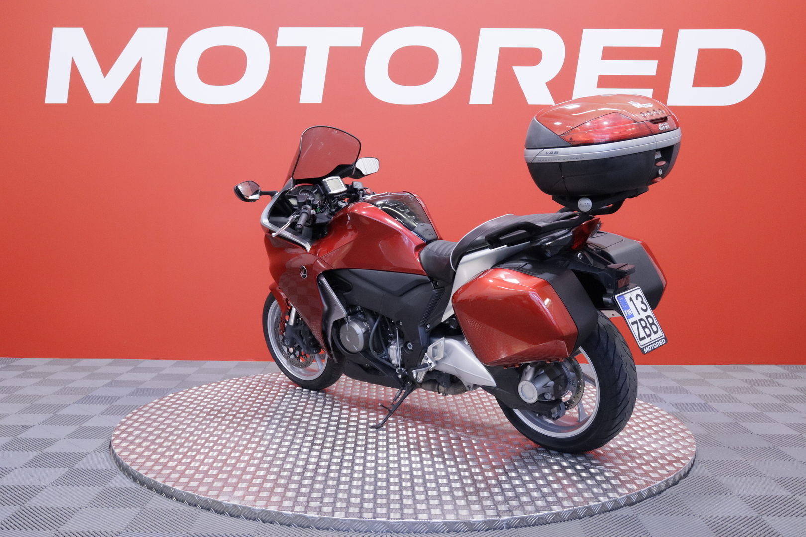 Honda - VFR - 1200 F // Suomi-pyörä / Akrapovic / Huoltokirja // - Moottoripyörä