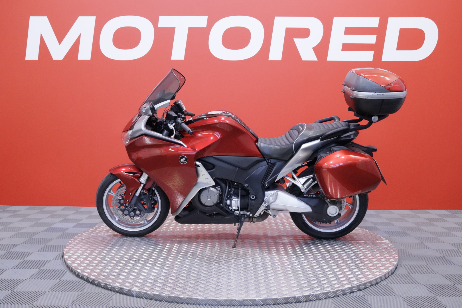 Honda - VFR - 1200 F // Suomi-pyörä / Akrapovic / Huoltokirja // - Moottoripyörä