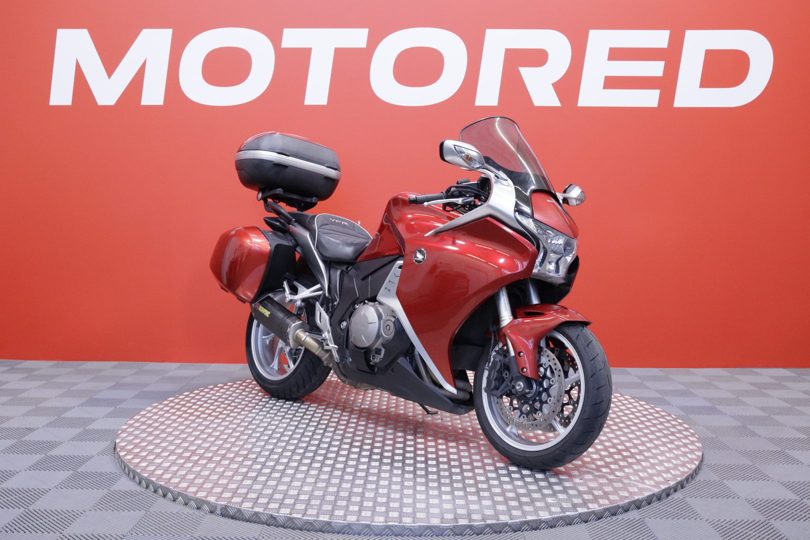 Honda - VFR - 1200 F // Suomi-pyörä / Akrapovic / Huoltokirja // - Moottoripyörä