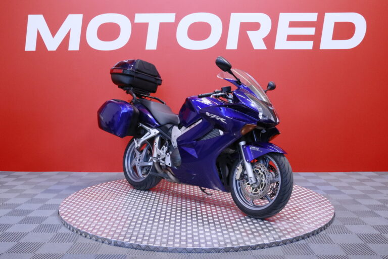Honda - VFR - 800 VTEC  // Suomi-pyörä / DCBS / 3x laukut // - Moottoripyörä