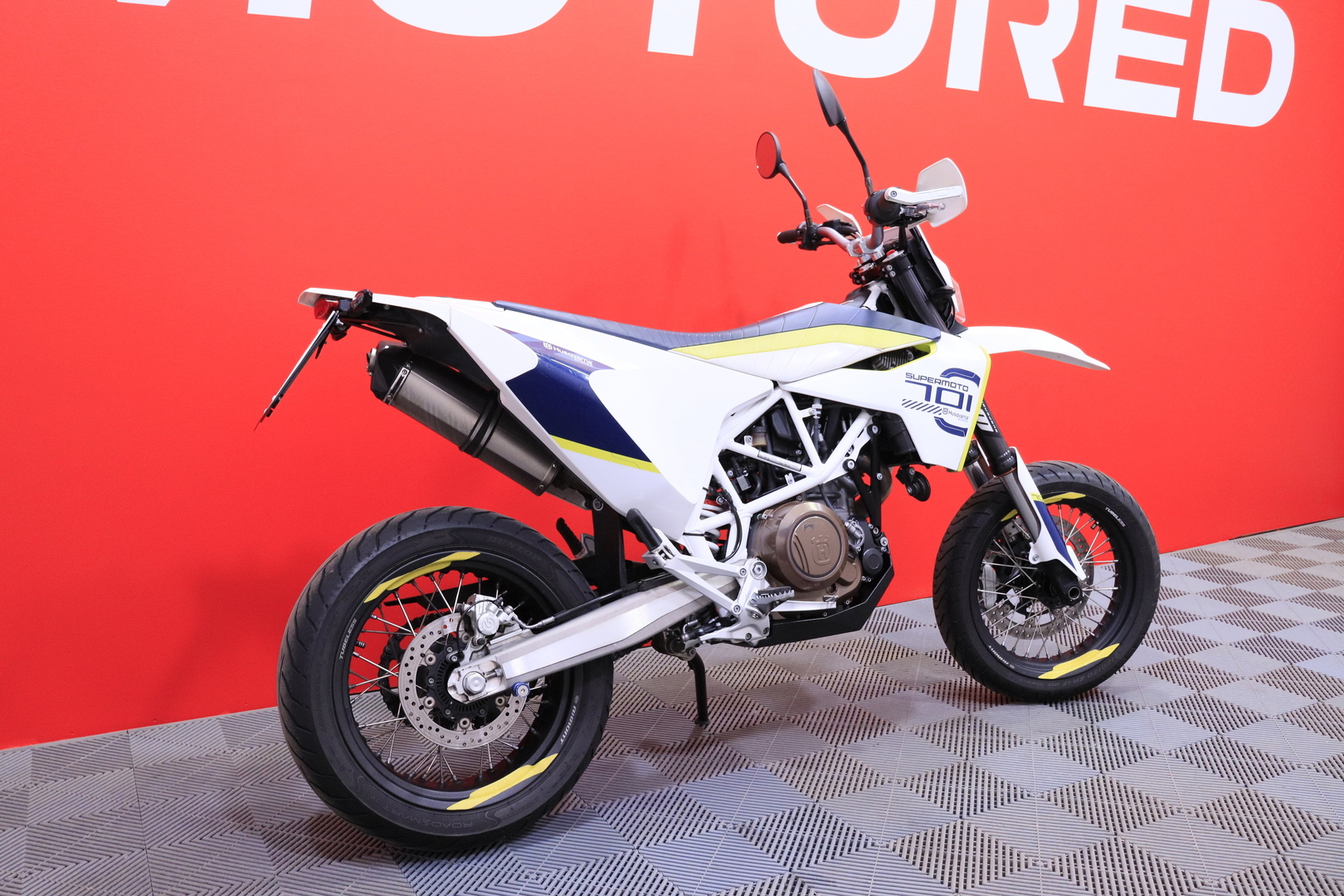 Husqvarna - 701 - Supermoto // Wings / ABS / LED vilkut / kahvasuojat // - Moottoripyörä