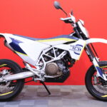 Husqvarna - 701 - Supermoto // Wings / ABS / LED vilkut / kahvasuojat // - Moottoripyörä