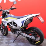 Husqvarna - 701 - Supermoto // Wings / ABS / LED vilkut / kahvasuojat // - Moottoripyörä