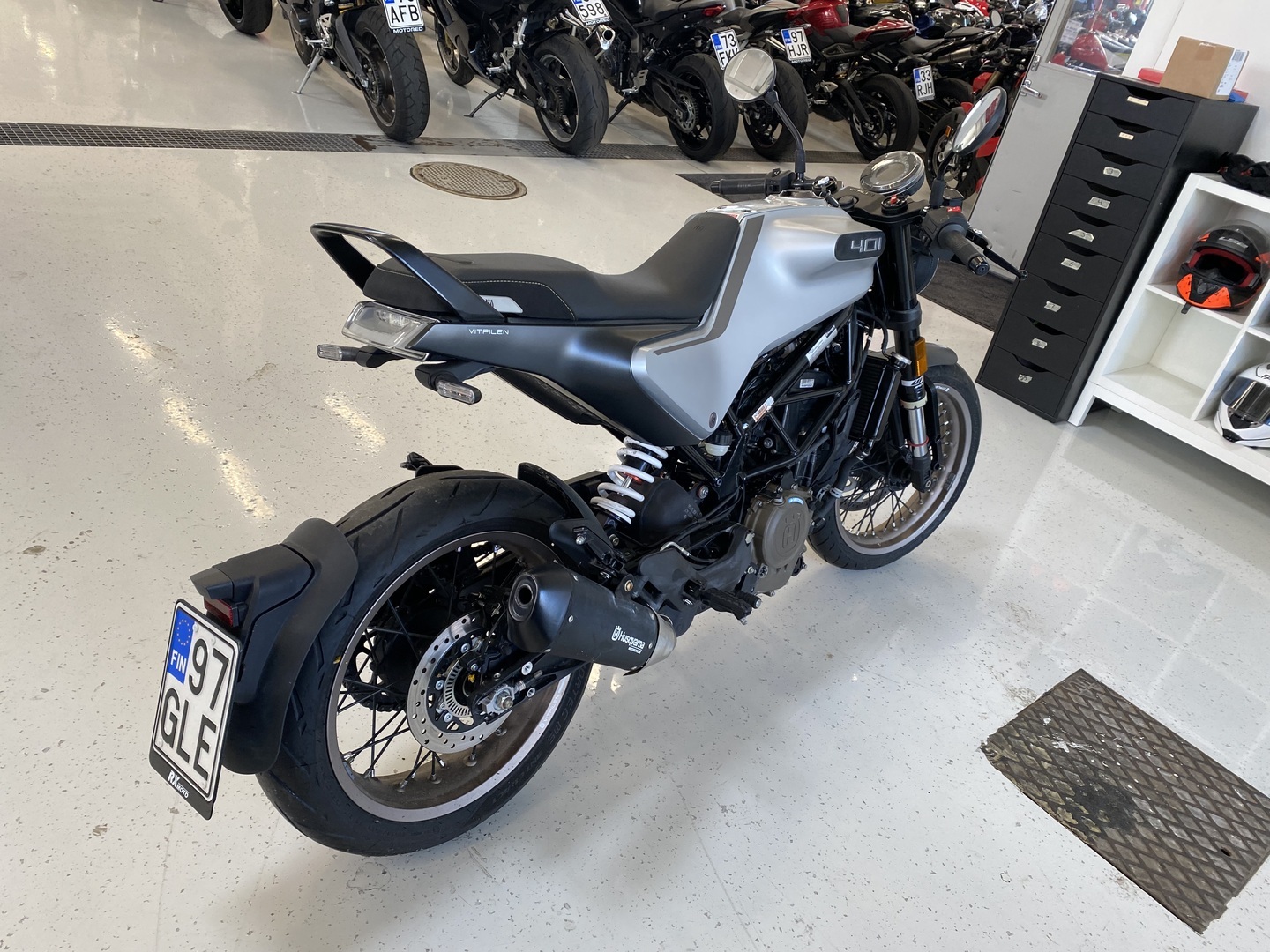 Husqvarna - VITPILEN - 401 // Juuri saapunut! / Suomi-pyörä / ABS / Led-Takavalo // - Moottoripyörä